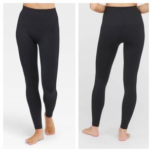 ASSETS by SPANX Women's Seamless Leggings - Black Sz S
